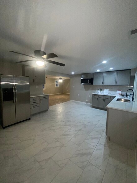 Building Photo - 403 Palomino Ct