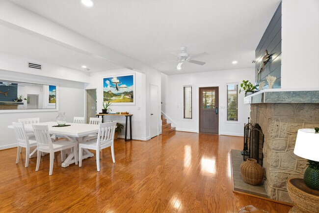 Building Photo - 114 S Lake Dr