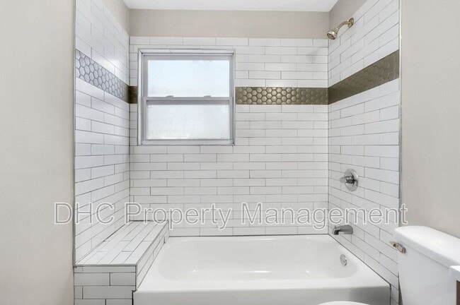 Building Photo - 1484 Norman Berry Dr