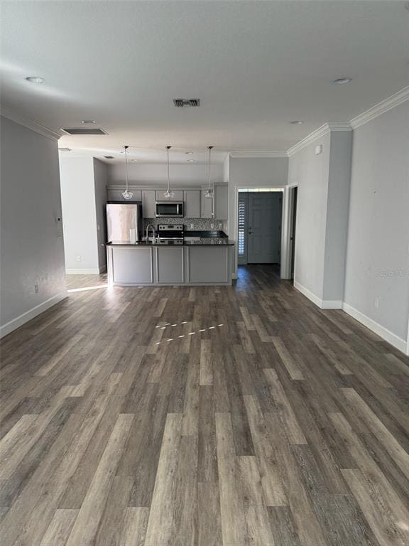 Building Photo - 2503 NE 33rd Ct