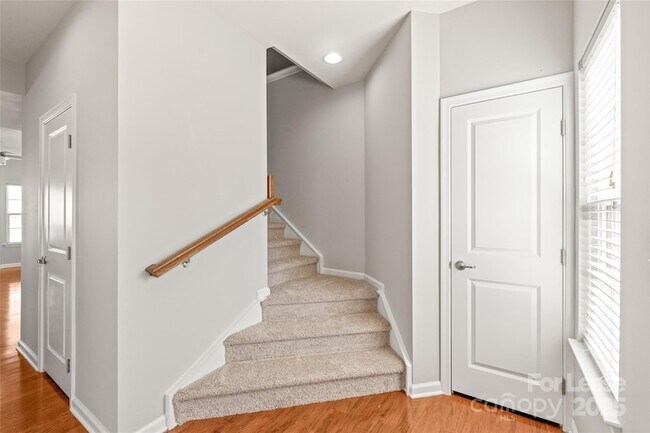 Building Photo - 7736 Sweet Fern Way