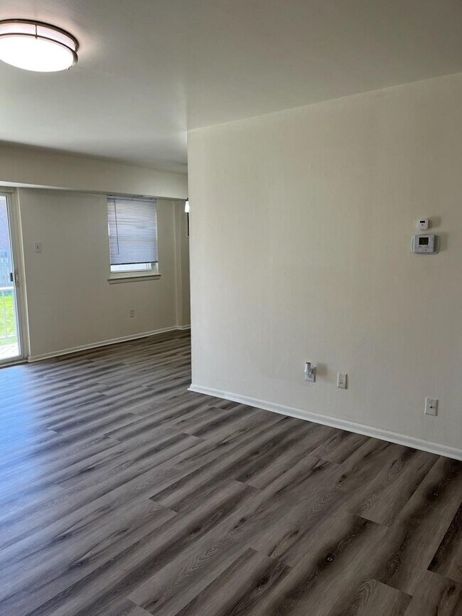 Building Photo - !PRICE REDUCTION! GWYNEDD CLUB 1BR CONDO AVAIL. IMMEDIATELY!