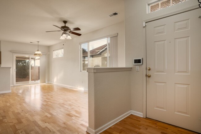 Building Photo - San Antonio Condos Gem!