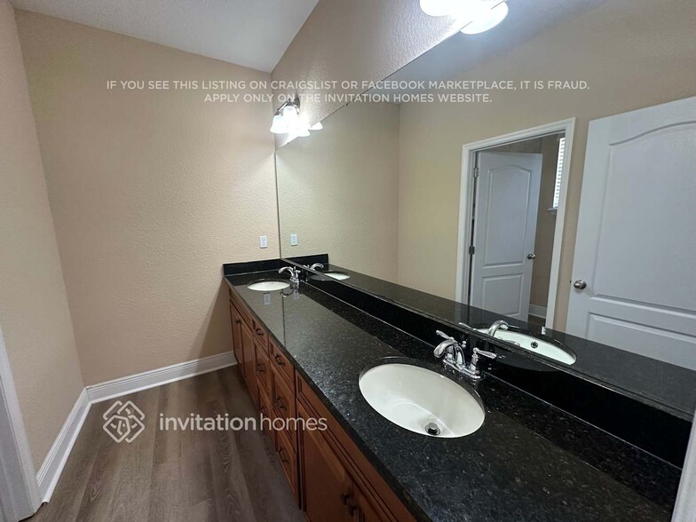 Building Photo - 533 Hibiscus Cove Dr