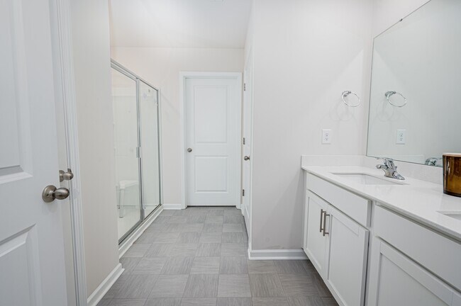 Building Photo - 1017 Ella Bengel Dr