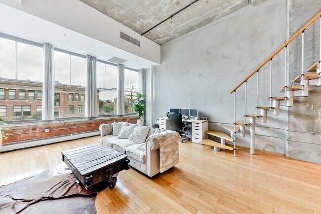 Building Photo - 156 Porter St