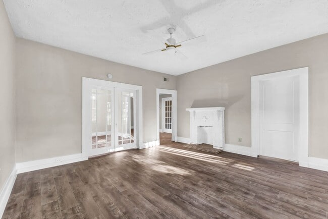 Building Photo - Totally Renovated Bungalow