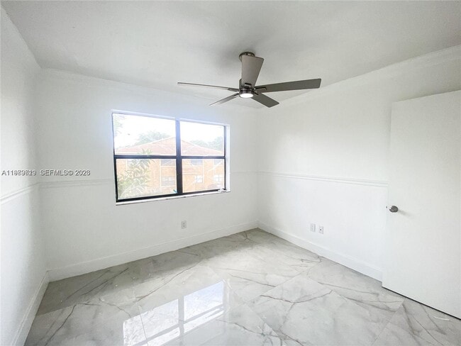 Building Photo - 2550 W 67th Pl