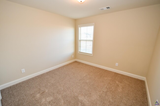Building Photo - 204 Otters Rdg Dr