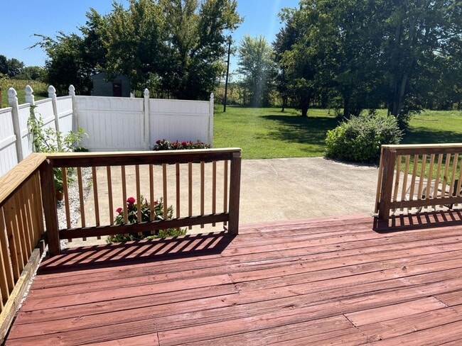 Building Photo - 1550 Old Dover Rd