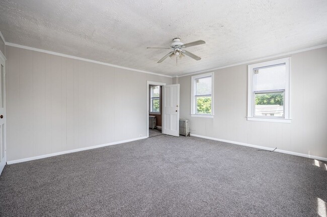 Building Photo - 757 Holt Rd