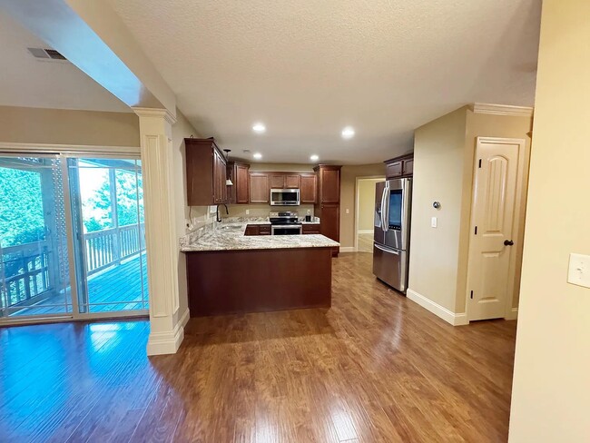 Building Photo - 106 S Hamlet Ct
