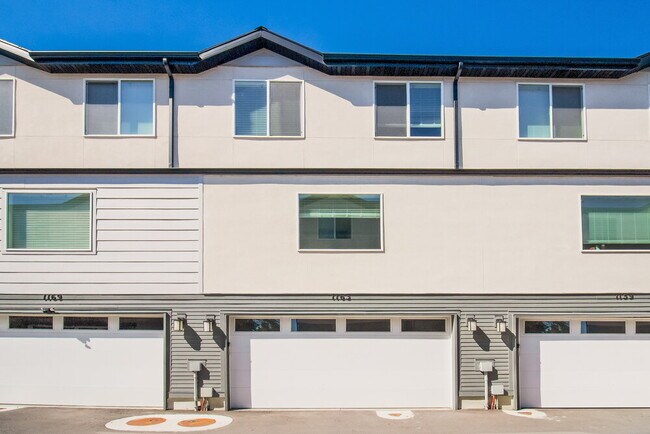 Building Photo - 1163 100 S