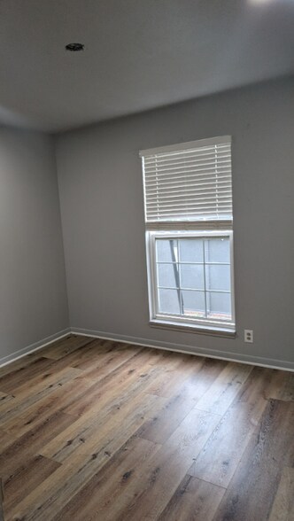 Building Photo - 821 E Wayne Ave