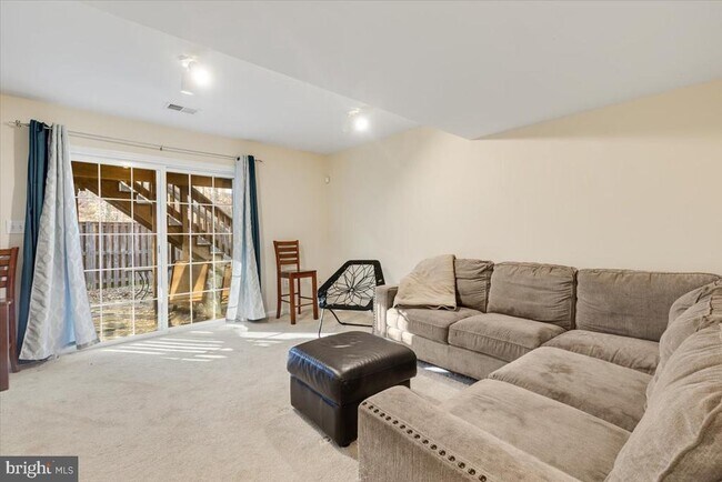 Building Photo - 15516 Three Otters Pl