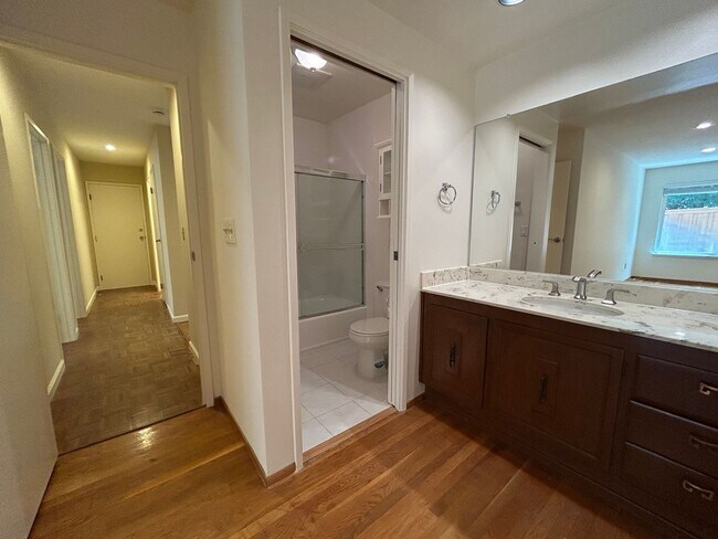 Building Photo - 3BR/2BA Single-Story Home in Walnut Creek’...