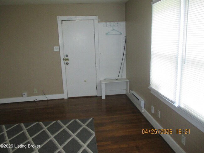 Building Photo - 2220 Parkwood Rd