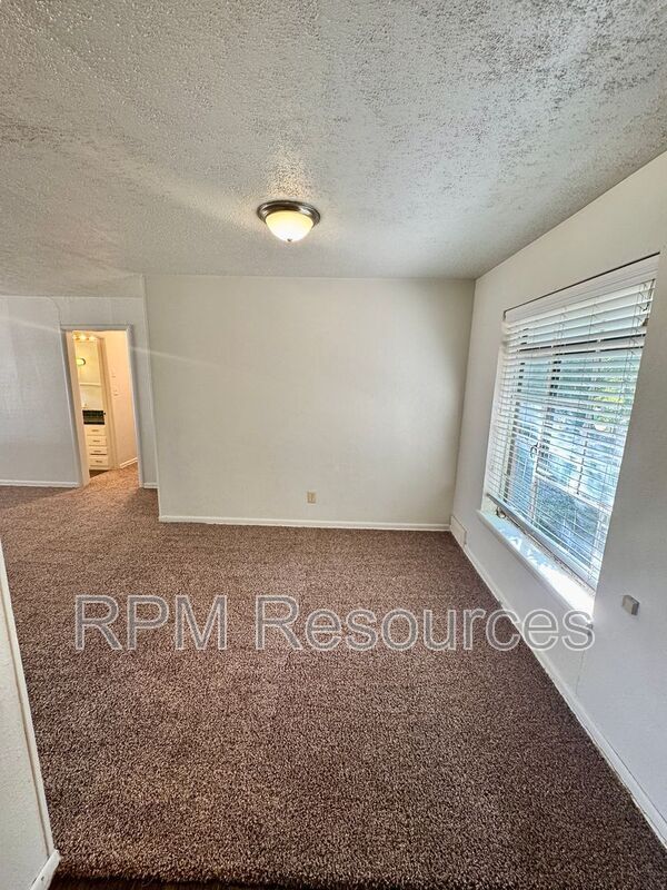 Building Photo - 4416 NW 44th St