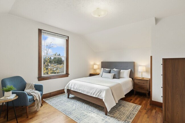 Building Photo - Baran (2018 11th St.)