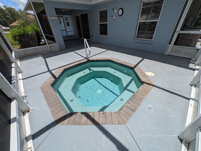 Building Photo - Lovely 3/2/2 Citrus Springs home with Hot Tub