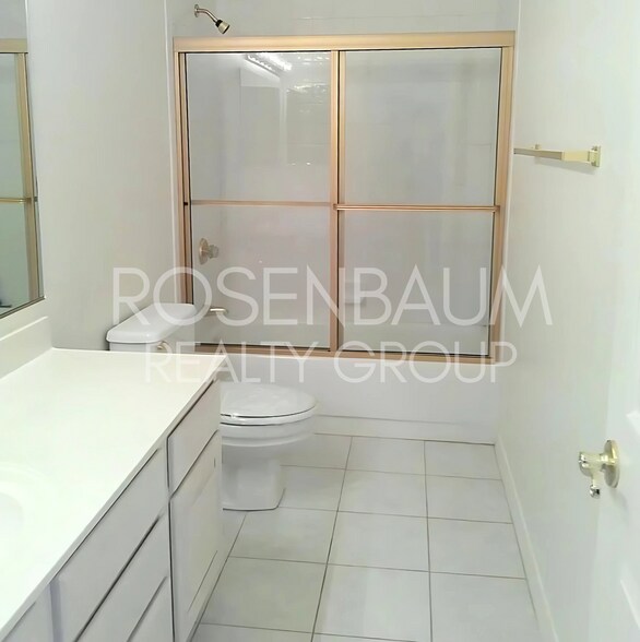 Building Photo - Charming 3-beds, 2-baths home in the Prest...