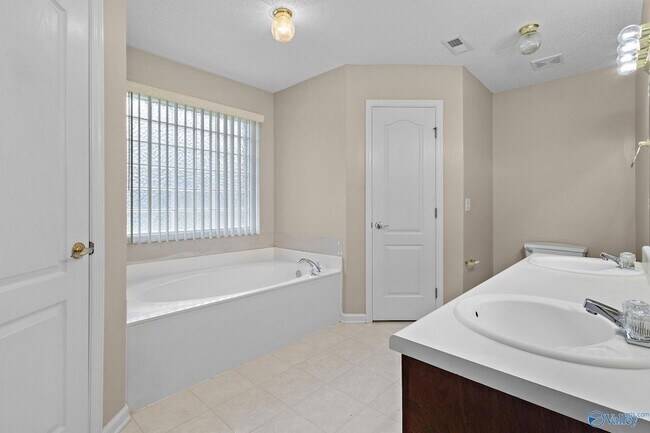 Building Photo - 106 Smith Vasser Rd