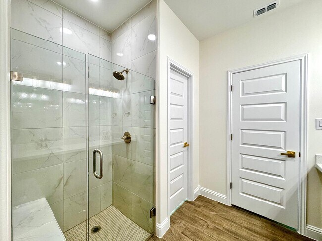 Building Photo - 1405 Eagles Ln