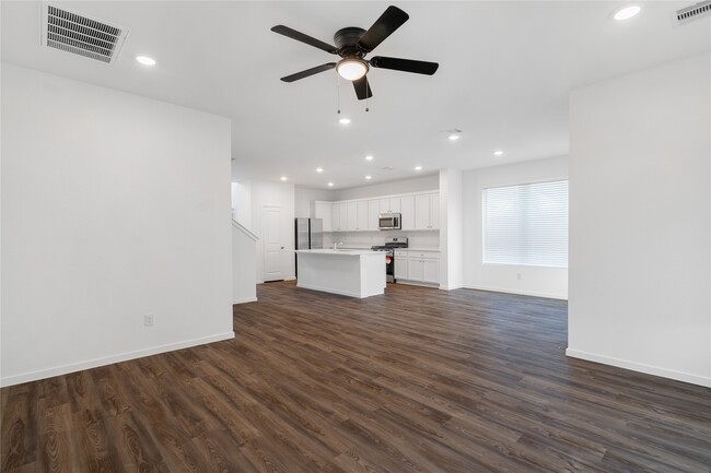 Building Photo - 5307 Sleepy Fox Ln