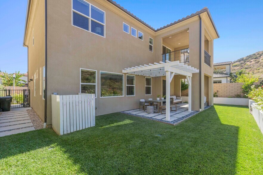 Building Photo - 19212 Blackthorn Dr