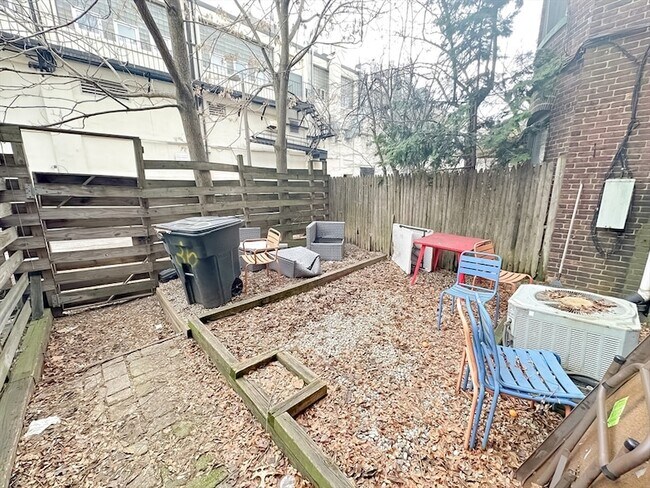 Building Photo - 36 St Stephen St