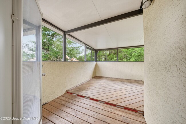 Building Photo - 2605 S Park Ave