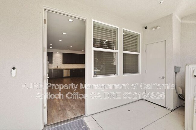 Building Photo - 2600 Wildflower Sta Pl
