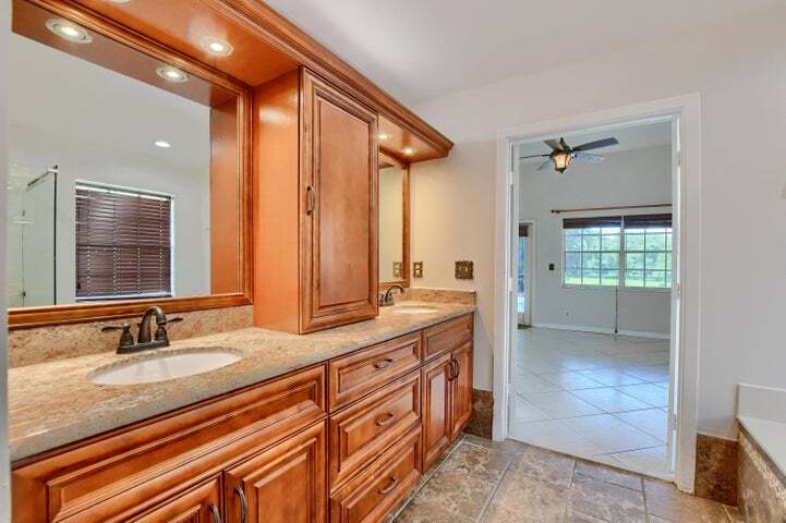 Building Photo - 22552 Middletown Dr