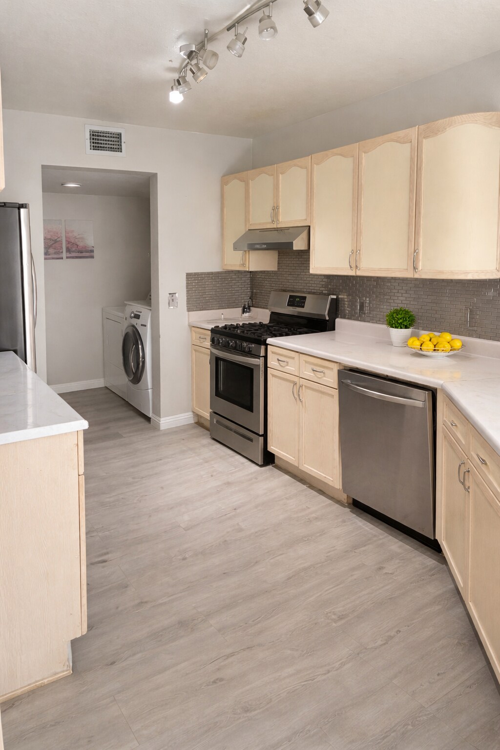 Building Photo - 8031 Dorinda Ave