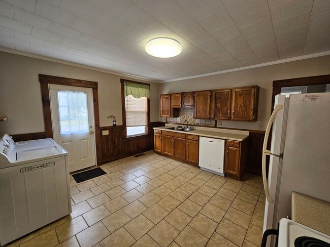 Building Photo - 189 South St