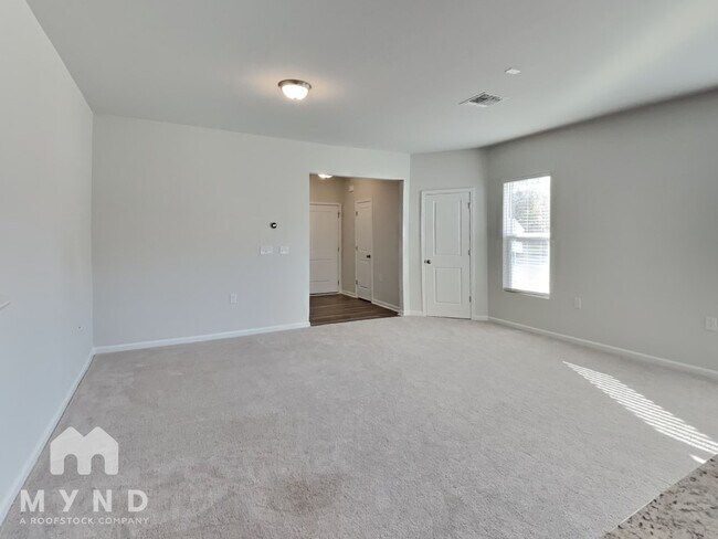 Building Photo - 807 McKenzie Pk Ter