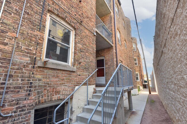 Building Photo - 1714 E Kane Pl
