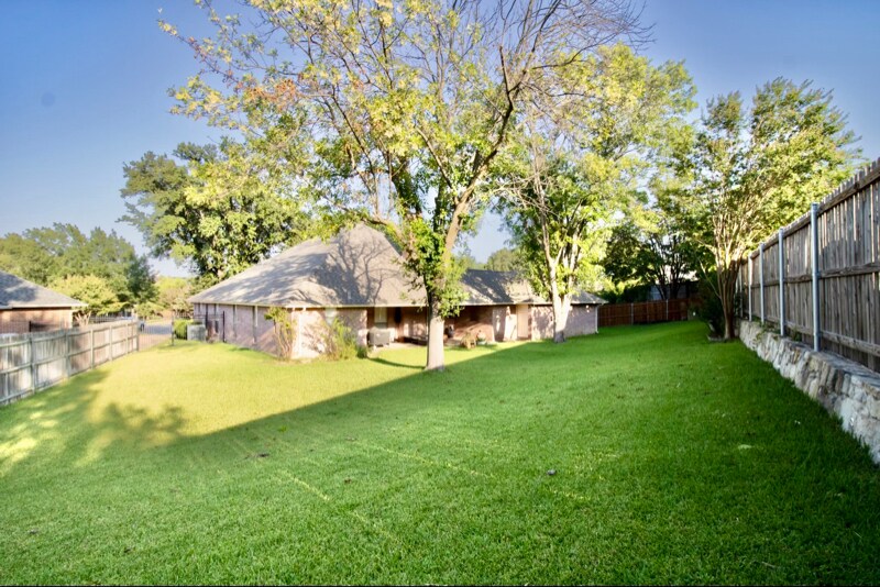 Building Photo - 7508 Aspen Wood Cir