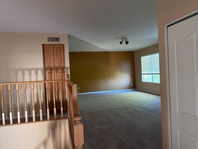 Building Photo - 4746 W Carla Vista Dr