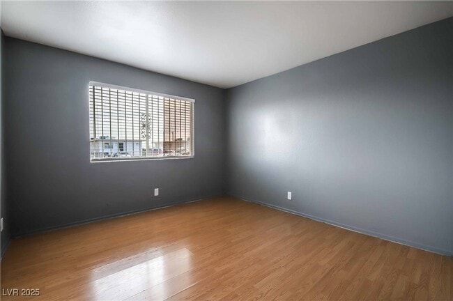 Building Photo - 375 N 15th St