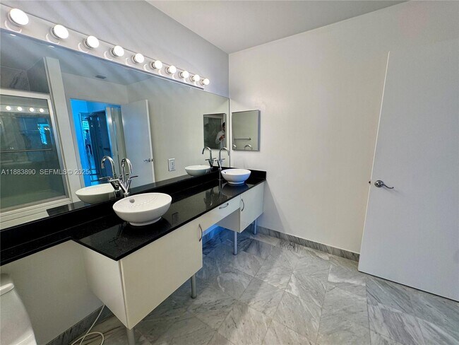 Building Photo - 31 SE 5th St