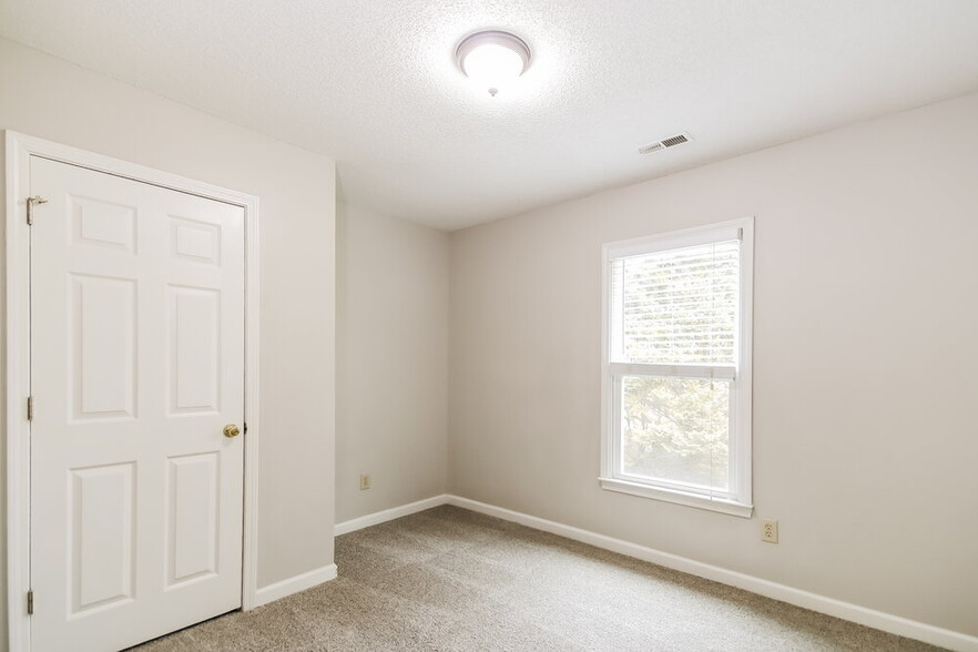 Building Photo - 9915 Manbey Ct