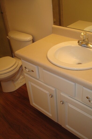 Building Photo - 425 Reavis Ave