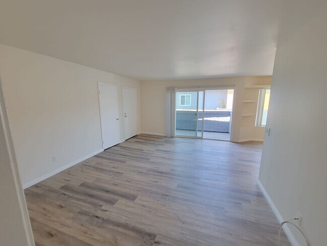 Building Photo - 15000 Burbank Blvd