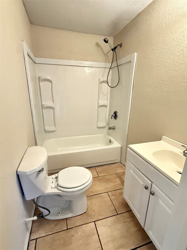 Building Photo - 17433 Cr-945