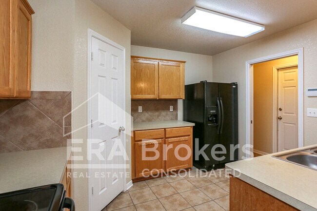 Building Photo - 702 Aries Dr