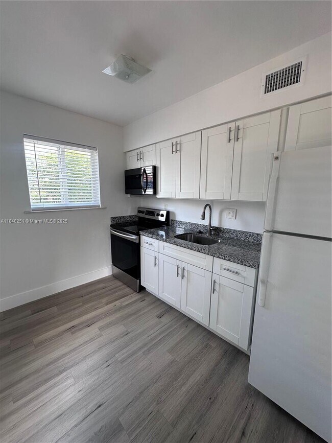 Primary Photo - 69 NW 35th St