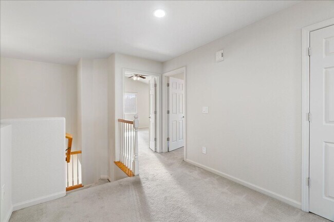 Building Photo - 7 Pewter Ct