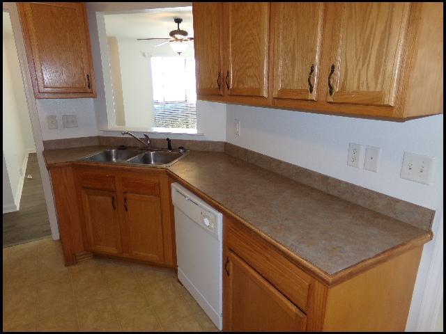 Building Photo - 9800 Herndon Rd