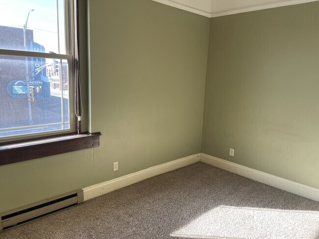 Building Photo - Sunflower Estate LLC